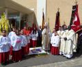 Bild: hok
Bischof Dr. Rudolf Oderholzer beim Pastoralbesuch in der katholischen Pfarrgemeinde Mantel