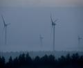 Symbolbild: Karl-Josef Hildenbrand/dpa
Die geplanten Windräder im Hessenreuther Wald sorgen weiter für Diskussionen.