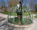 Bild: hmr
Der Osterbrunnen in Waldsassen in der Parkanlage Schwanenwiese mit aktuellem Bezug