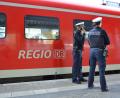 Symbolbild:  Bundespolizei
Ein Ausflug der sich gelohnt hat - Einer bedroht Fahrgäste im Zug, der andere ist schwer bewaffnet. Beide müssen sich jetzt verantworten.