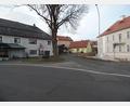 Bild: br
Die Neugestaltung des Dorfplatzes (Bild) in der Ortsmitte in Riglasreuth hat oberste Priorität bei der geplanten Dorferneuerungsmaßnahme, die im kommenden Jahr in Angriff genommen werden soll.