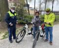 Bild: Polizei Amberg/exb
Helm auf, Rad verkehrssicher: So wie diese beiden E-Biker gehört es sich. Bei einer Schwerpunktkontrolle für Fahrradfahrer haben Amberger Polizisten jedoch auch "schwarze Schafe" belehrt.