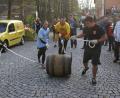 Archivbild: arw
Das Bierfassrollen hat in Störnstein eine jahrelange Tradition. Nach zwei Jahren Corona-Pause darf das Bierfass am Samstag wieder rollen.