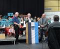 Bild: Stadtkapelle Mitterteich/exb
Walter Siller (Mitte) ist für 70 Jahre Musizieren ausgezeichnet und zum Ehrenmitglied der Stadtkapelle Mitterteich ernannt worden. Es gratulierten Dirigent Oliver Lipfert (links) und der Bezirksvorsitzende des Nordbayerischen Musikbundes, Gerhard Engel.