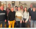 Bild: njn
TSV-Vorsitzender Bernhard Reis (Dritter von links) mit der neu gewählten Spartenleitung der Turner (von links): Kassier Toni Rupprecht, Zweiter Vorsitzender Florian Hör, Oberturnwartin Sonja Grünauer, Pressefrau Patricia Michl, stellvertretende Oberturnwartin Rita Härtl, Schriftführerin Sarah Bollmann, Spartenleiter Bernt Rose und Pressemann Benjamin Schlicht.