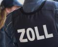 Symbolbild: Boris Roessler
Bei Waldsassen beschlagnahmte der Zoll falsch gekennzeichnete Zigaretten und unversteuerten Alkohol.