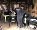 Bild: mis
Stefan Seidl in seinem Holzschuppen zwischen einer Auswahl an einfacheren und hochwertigen Grills. Sein "Hobby für den Sommer" hat er sich zum Beruf gemacht.