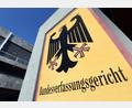 Bild: Uli Deck/dpa
Ein Hinweisschild mit dem Schriftzug „Bundesverfassungsgericht“.