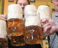 Bild: Lowak
Das Festbier für das Weidener Frühlingsfest 2022: Frisch aus dem Fass, goldgelb mit Schaumkrone.