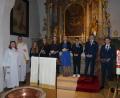 Bild: hme
Die Konfirmanden und die Vertreter der Kirchengemeinde.