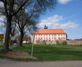 Bild: do
Zu einer beispielhaft blühenden Keimzelle des Klosterdorfes soll die zirka 5.000 Quadratmeter große Wiesenfläche vor den Klostermauern werden.