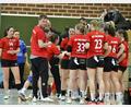 Archivbild: Hubert Ziegler
Die Handballerinnen des HC Sulzbach mit Trainer Martin Feldbauer erwarten den Zweitplatzierten TG Landshut.