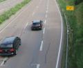 Bild: Hirsch
Kaum sichtbar hinter der Leitplanke befindet sich das Blitzgerät der Verkehrsüberwacher. Der Zweckverband arbeitet mittlerweile mit 138 Kommunen zusammen.