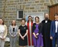 Bild: Petra Hartl
Nach der Konfirmation in der Erlöserkirche (von links): Amina Karymsakov, Annalena Vogel, Rihanna Pridgen, Diakonin Sara Makari, Janessa Koep, Pfarrer Dr. David Scherf und Jannis Müller.