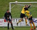 Bild: Nachtigall
Zu oft ins Leere sprang die Abwehr des SV Kulmain zuletzt beim 2:5 gegen die SV Grafenwöhr (Szene). Im Kellerduell bei der SpVgg Schirmitz muss Kulmain am besten dreifach punkten, um den Relegationsrang nicht aus den Augen zu verlieren.