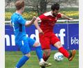 Bild: Hirsch
Der SC Ettmannsdorf II gewann das Verfolgerduell der Kreisliga West gegen den TV Nabburg mit 3:1. Die Szene zeigt den Nabburger Patrick Greindl (rechts) im Zweikampf mit dem Ettmannsdorfer Gabriel Süß.