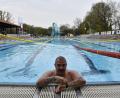 Bild: Petra Hartl
David Jeske war als Erster im Wasser, als am Sonntagmorgen das Hockermühlbad in die Badesaison 2022 startete.