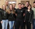 Bild: no
Führungswechsel bei den Kirwaleit in Illschwang; neuer Vorsitzender ist Philipp Sellner (Dritter von rechts) und neuer Zweiter Vorsitzender Florian Graf (Fünfter von rechts).