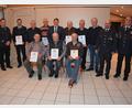 Bild: jr
Zahlreiche Ehrungen standen bei der Feuerwehr Oberteich an. Im Bild (sitzend, von links) Hans Lindner, Ludwig Schaumberger und Konrad Schaumberger, die für 60-jährige Treue zur Wehr geehrt wurden, sowie (stehend, von links) Vorsitzender Matthias Lindinger, Georg Schmied, Helmut Schaumberger, Alfred Zintl, Bürgermeister Stefan Grillmeier, Michael Weiß, Herbert Böhm, Anton Bauernfeind, Kommandant Thomas Zintl und Kreisbrandmeister Wolfgang Wedlich.