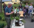 Bild: wro
Gärtnermeister Gottfried Fröhlich zeigte sich sicher, dass sich Bienen, Hummeln und Schmetterlinge in den von ihm gestalteten Blumenkästen wohlfühlen werden.