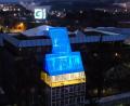 Bild: Conrad Electronic
Die Conrad-Zentrale in Hirschau ist erleuchtet in den Farben der Ukraine.