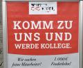 Bild: phs
Beileibe kein Einzelfall sind inzwischen Prämien für die Vermittlung von neuen Mitarbeitern, wie hier bei einem Weidener Fachhändler aus der Altstadt.