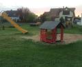 Bild: sei
Ein Vorzeigeprojekt der Siedlergemeinschaft ist der Kinderspielplatz in der Kreuzäckersiedlung. Jedes Jahr wird er im Frühling und im Herbst gepflegt, die Geräte gestrichen oder gewartet und drei "Spielplatzranger" sehen träglich nach, ob alles in Ordnung ist.