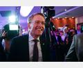 Bild: Christian Charisius/dpa
Daniel Günther (CDU), Ministerpräsident von Schleswig-Holstein , kommt nach Bekanntgaben der ersten Prognosen zur Landtagswahl in Schleswig-Holstein zur Wahlparty