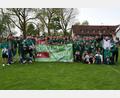 Bild: Gebert
Jubel beim FC Weiden-Ost: Die Mannschaft um Spielertrainer Florian Schrepel steht als Meister der Kreisliga Nord und damit auch als Aufsteiger in die Bezirksliga fest.