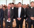 Bild: Götz
Beim Festakt "50 Jahre Landkreis Schwandorf" durfte natürlich die Bayernhymne nicht fehlen. Altlandrat Hans Schuierer, Altlandrat Volker Liedtke, Landrat Thomas Ebeling und Ministerpräsident Markus Söder (vorne von links) stimmten sie gemeinsam an.