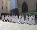 Bild: ads
14 Erstkommunikanten zogen mit Pfarrer Thomas Helm und Diakon Richard Sellmeyer in die Basilika ein, um dort bei einem festlichen Gottesdienstes erstmals den Leib des Herrn zu empfangen.