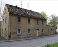 Bild: szl
Ein privater Investor möchte dieses Haus neben dem BRK-Seniorenzentrum Haus Mühlbühl abreißen und stattdessen ein vierstöckiges Mehrfamilienhaus mit zwölf Wohneinheiten bauen.