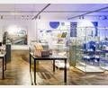 Bild: Marcus Rebmann/exb
Blick in die Ausstellung "Baumann, Amberg und die Welt" im Stadtmuseum A,mberg.