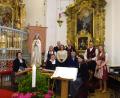 Bild: müb
Die Mitwirkenden des Heimat- und Trachtenvereins Stamm bei der Maiandacht auf dem Annaberg.