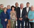 Bild: hcz
Bärbel Strobl (vorne, Zweite von links) und Stadtrat Hans Forster (daneben) führen den "Bund der Berliner und Freunde Berlins" weitere zwei Jahre. Ehrenvorsitzende Vera Eckstein (vorne links) ist auch dabei.