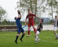 Bild: Gebert
Der SV Plößberg bezwang am Sonntag den VfB Mantel mit 2:0. Hier fängt VfB-Torwart Kevin Tafelmeier den Ball vor Mirko Griesbeck ab.