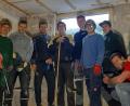 Bild: lei
Trikots und Trainingsanzüge tauschten die Spieler der beiden Herrenmannschaften des FC Edelsfeld gegen Arbeitsmonturen ein, um ihre Kabinen und Duschen auf Vordermann zu bringen.