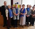 Bild: ads
Pfarrer Markus Brunner und KDFB- Bezirksvorsitzende Irene Zeller gratulierten dem neuen Vorstand des Frauenbunds St. Georg mit Rosalinde Bachmann, Renate Sekura, Bettina Waldmann, Maria Paulus, Maria Erb, Edeltraud Kraus, Annemarie Winkler und Sabine Feuerer (von links).