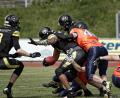 Bild: Dieter Jäschke 
Erfolgreich starteten die Amberg Mad Bulldogs (dunkle Trikots) in die neue Saison. Gegen die Erlangen Sharks gewannen die Dawgs mit 28:22.