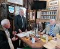Bild: kod
Der Oberpfalz-Hauptverein hielt seine Jahresversammlung in Matzersreuth ab. Im Bild (von links) Kassier Rolf Linhardt, Hauptvereinsvorsitzender Dr. Karl-Heinz Preißer, Bürgermeister Franz Stahl und Ortsvorsitzender Rudi Schmidt..