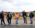Bild: akp
Zufriedene Gesichter gab es bei der Abnahme des Baugebiets in Weidenthal. Demnächst rückt das Vermessungsamt an, um die Grundstücke abzumarken. Dann kann mit dem Bauen begonnen werden.