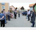 Bild: akp
Die Gutenecker Ratsmitglieder machten sich bei einem Termin in Pischdorf ein Bild vom Ausbau der Kreisstraße.
