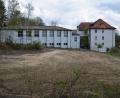 Bild: szl
Binnen weniger Tage war das "Rote Schulhaus" neben der Johann-Andreas-Schmeller-Mittelschule abgerissen. Die Fläche liegt aber nicht lange brach, dort entsteht die neue Zweifach-Turnhalle für 8 Millionen Euro.