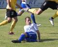 Bild: ref
Die Hürde SV 08 Auerbach (am Boden Andre Zitzmann) übersprang der Regionalligist SpVgg Bayreuth nur mit Mühe. Viele Chancen, aber nur ein Tor in den ersten 45 Minuten. In der Schlussphase siegte die Routine der Elf von Trainer Timo Rost.