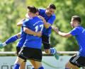 Bild: A. Schwarzmeier
Jubel bei den Spielern der SpVgg SV Weiden: Die Wasserwerkelf siegte beim SC Ettmannsdorf mit 3:0 und kann nun am letzten Spieltag mit einem Heimsieg über den 1. FC Passau die Meisterschaft in der Landesliga Mitte perfekt machen.