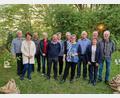 Bild: Norbert Kraus/exb
Das Bild entstand nach den Ehrungen und zeigt: Alois und Christine Lippert, Rudi Fiala, Dieter Knutti, Georg Kirchhofer, Martina Schmauß, Karl Bauer, Jutta Herrmann, Rainer Wegmann, Elisabeth Zitzmann, Bürgermeister Frank Zeitler und Helmut Gierisch.