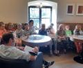 Bild: Forum Falkenberg/exb
Interessiert lauschten die Kinder der Geschichte "Der kleine Drache Kokosnuss im Weltraum".