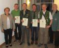 Bild: Hans Schlosser/exb
Ehrungen in der Jahreshauptversammlung des Schützengaus Nabburg (von links): OSB-Vizepräsidentin Herta Zeiler, Josef Pamler, Hermann Lang, Johann Schlosser, Klaus Ketzler und Gauschützenmeister Johann Dirrigl.