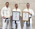 Bild: dob
Alexander Pilfusek, Manfred Horn und Marcel Bieber (von links) mit ihren neuen Dan-Diplomen.