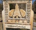 Bild: rn
Ein mustergültiges und zugleich dekoratives Insektenhotel steht beim Heim der Waldjugend.